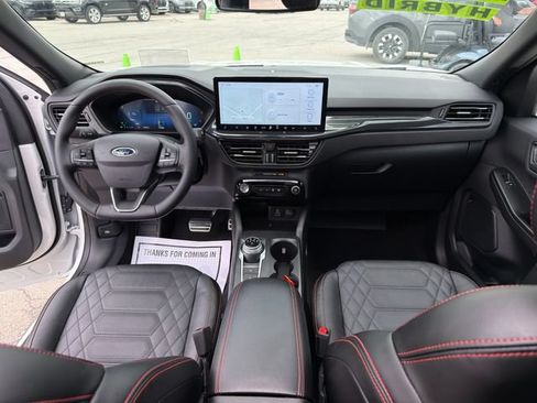 Used 2024 Ford Escape ST-Line Elite w/ Premium Technology Package AWD/4WD image 18
