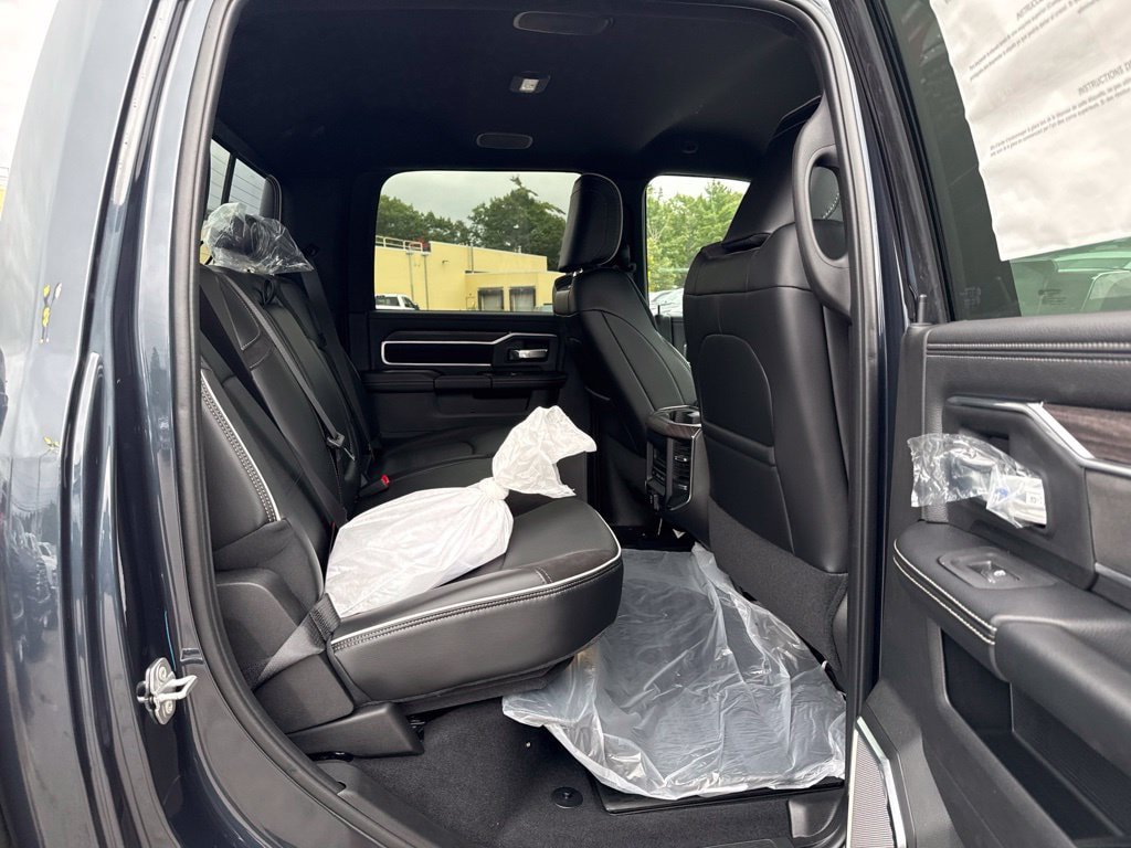 New 2027 RAM 2500 Laramie w/ Night Edition AWD/4WD image 25