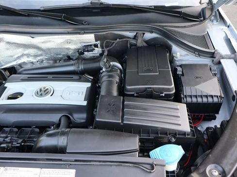 Used 2017 Volkswagen Tiguan Wolfsburg Edition AWD/4WD image 40
