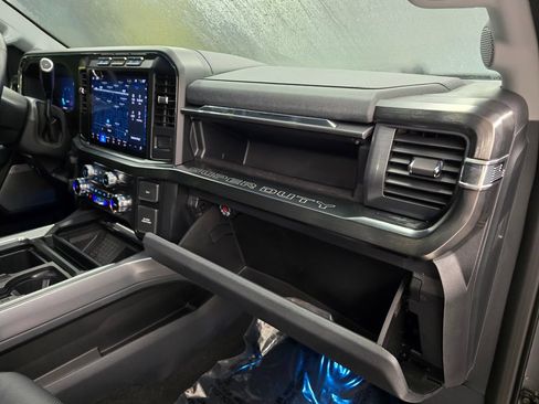 Used 2024 Ford F250 Lariat w/ Black Appearance Package AWD/4WD image 41