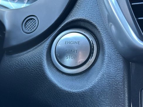 Used 2018 INFINITI QX30 AWD image 24