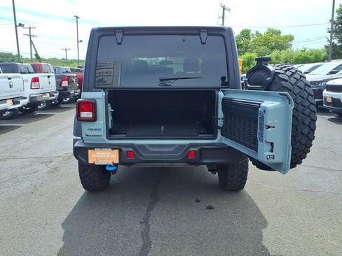 Used 2023 Jeep Wrangler Unlimited w/ Cold Weather Group AWD/4WD image 7
