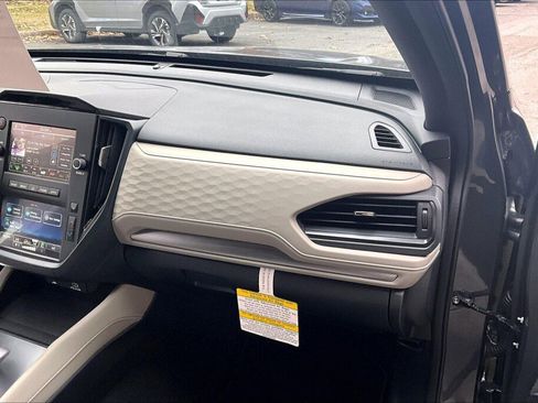 Certified 2025 Subaru Forester image 11