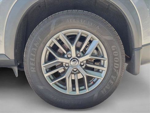 Used 2021 Nissan Rogue S FWD image 13