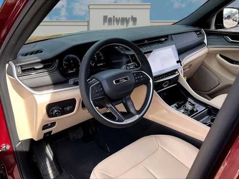 New 2026 Jeep Grand Cherokee Limited image 6