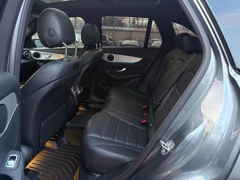 Used 2019 Mercedes-Benz GLC 300 w/ Driver Assistance Package image 24