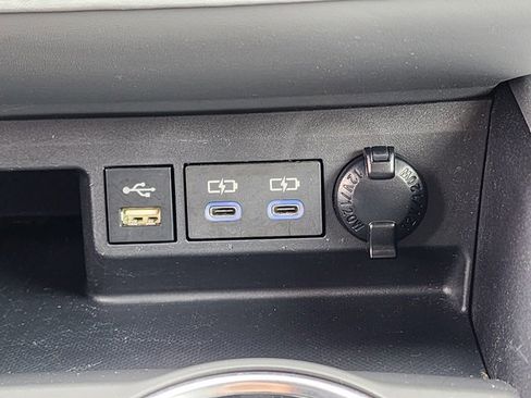 Used 2022 Toyota Highlander XLE image 26