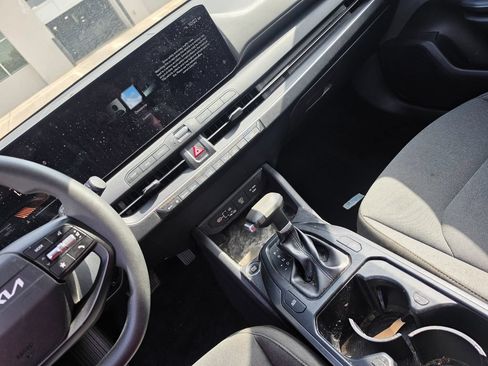 Used 2025 Kia K4 FWD image 13