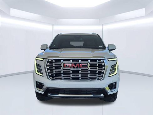 Used 2025 GMC Yukon Denali RWD image 2