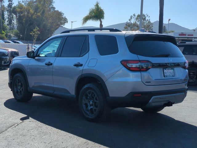 Used 2025 Honda Pilot TrailSport image 5