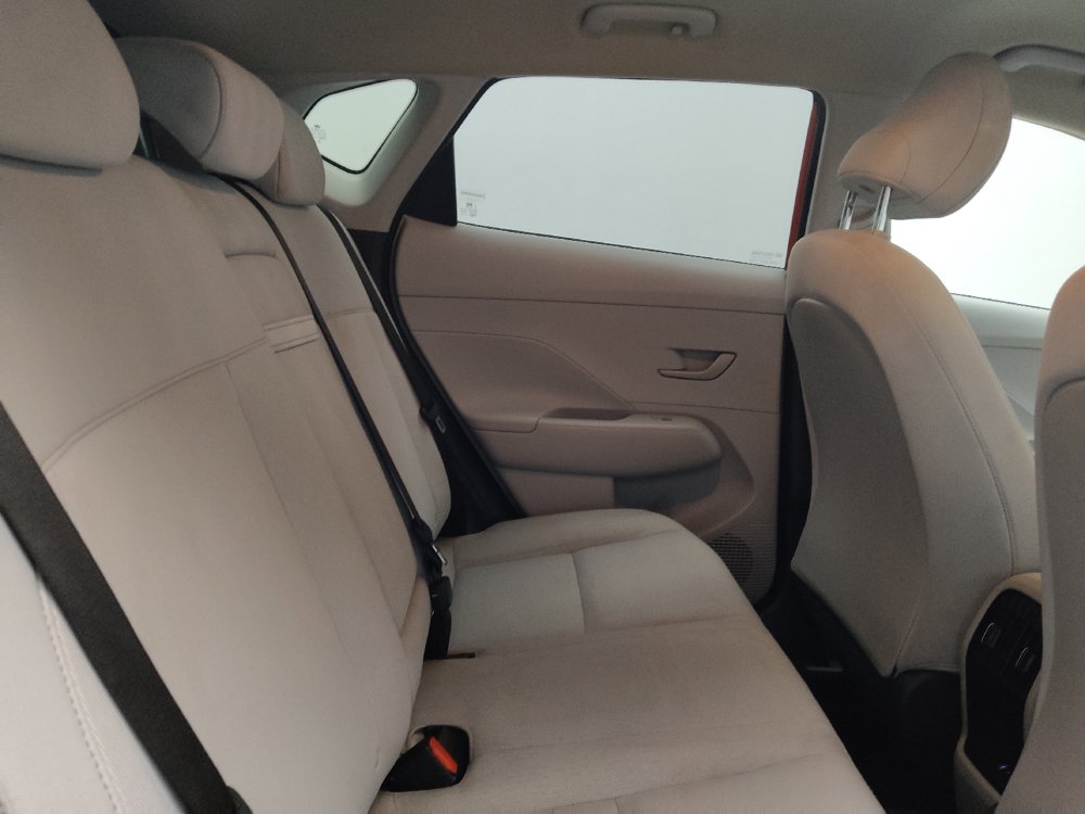 Used 2025 Hyundai Kona SEL FWD image 19
