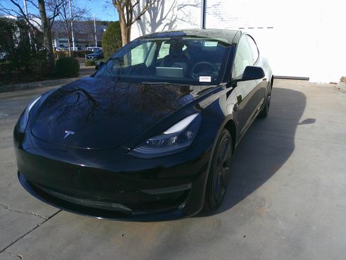 Used 2022 Tesla Model 3 image 5