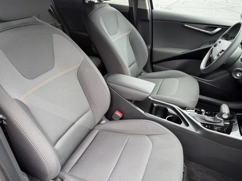 Used 2026 Kia Niro LX FWD image 11