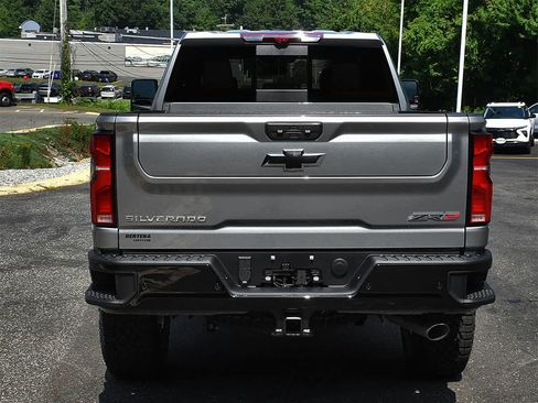 New 2026 Chevrolet Silverado 2500 ZR2 w/ LPO, Dark Essentials Package AWD/4WD image 7