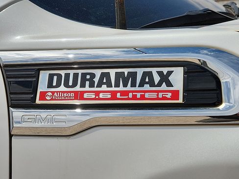 Used 2022 GMC Sierra 2500 Denali w/ Denali Ultimate Package AWD/4WD image 8