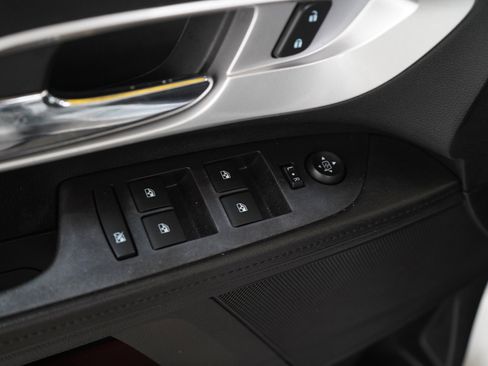 Used 2017 Chevrolet Equinox LT w/ Convenience Package FWD image 20