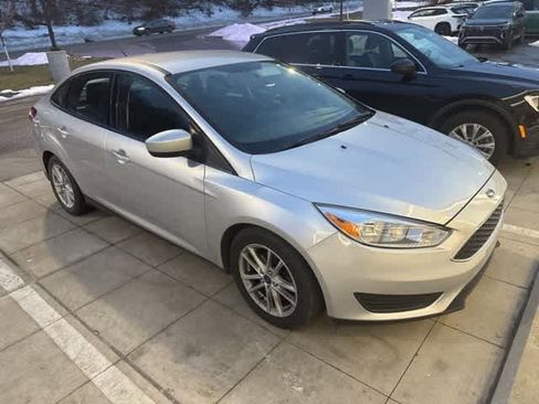 Used 2018 Ford Focus SE image 3