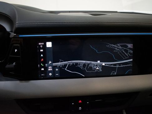 Used 2025 Porsche Macan 4S Electric image 27