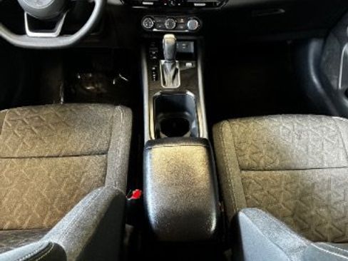 Used 2025 Nissan Kicks SV w/ Illumination Package FWD image 31