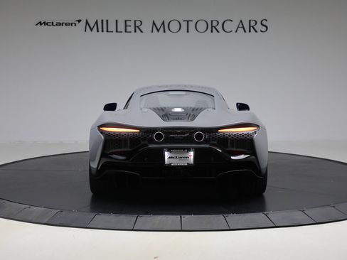 Used 2023 McLaren Artura image 6