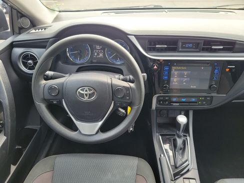 Used 2017 Toyota Corolla LE w/ LE Premium Package w/Moonroof FWD image 17