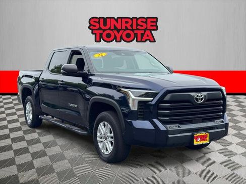 Certified 2022 Toyota Tundra SR5 w/ SR5 Convenience Package AWD/4WD image 1