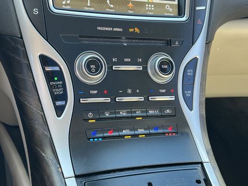 Used 2017 Lincoln MKX Reserve w/ Driver Assistance Package AWD/4WD image 21