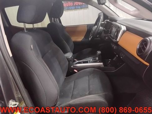 Used 2017 Toyota Tacoma SR5 w/ Tow Package image 14