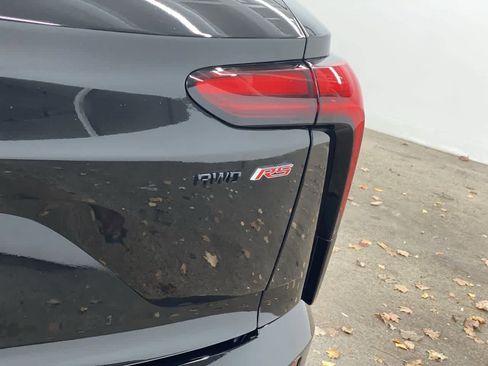 Used 2024 Chevrolet Blazer EV RS image 11