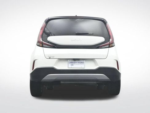Used 2025 Kia Soul LX w/ LX Technology Package FWD image 37