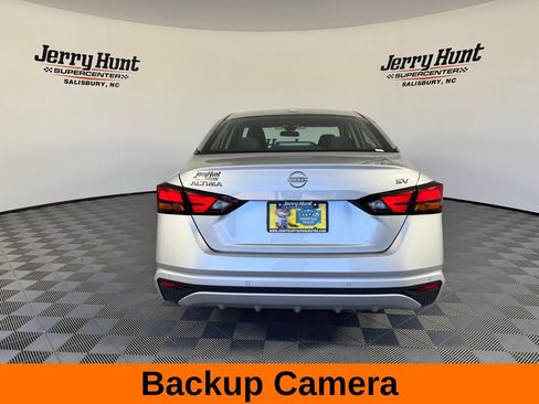 Used 2024 Nissan Altima 2.5 SV image 6