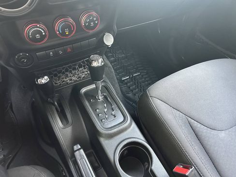 Used 2017 Jeep Wrangler Unlimited Sport w/ Quick Order Package 24S AWD/4WD image 20