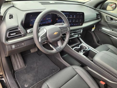 New 2026 Chevrolet Traverse LT w/ Driver Confidence Package FWD image 17