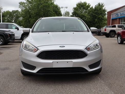 Used 2018 Ford Focus SE FWD image 5