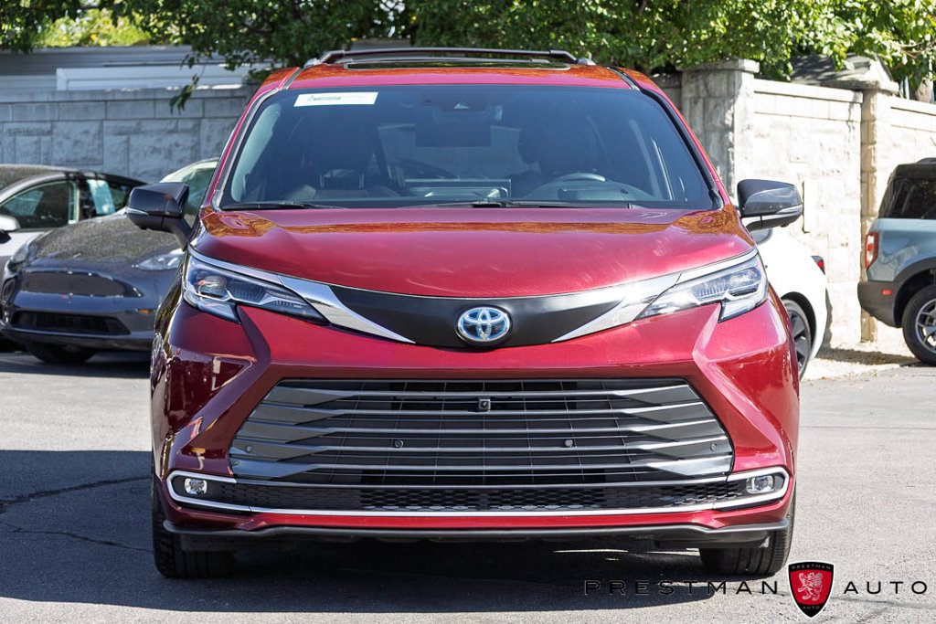 Used 2025 Toyota Sienna Platinum AWD/4WD image 19