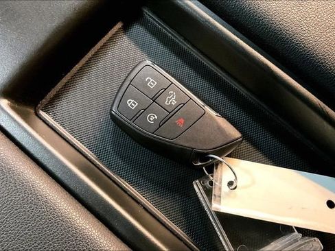 Used 2024 Chevrolet Silverado 1500 LT image 36