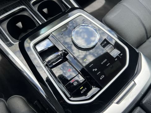 Used 2024 BMW 740i RWD image 38
