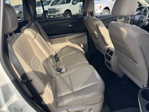 Used 2016 Honda Pilot Touring image 18