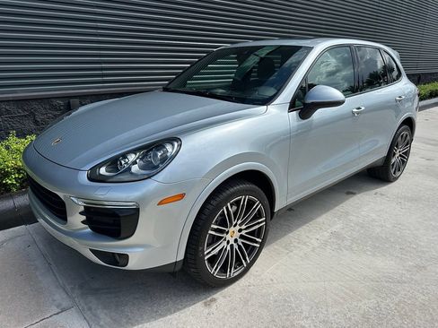 Certified 2017 Porsche Cayenne AWD/4WD image 7