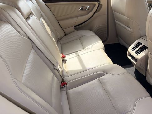 Used 2019 Ford Taurus Limited FWD image 17