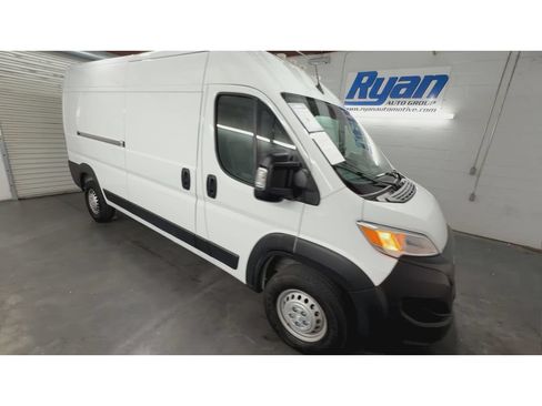 Used 2024 RAM ProMaster 2500 FWD image 2