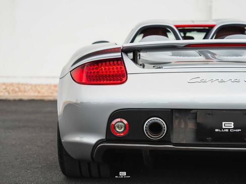 Used 2004 Porsche Carrera GT RWD image 17