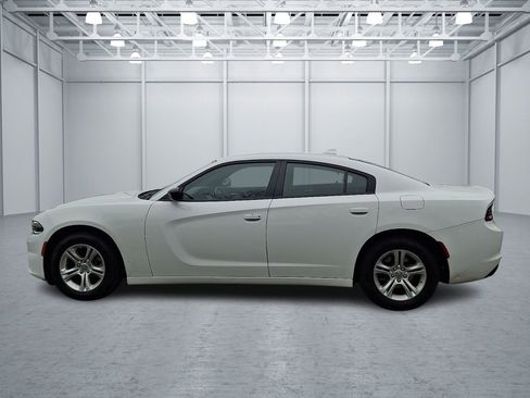 Used 2023 Dodge Charger SXT RWD image 2