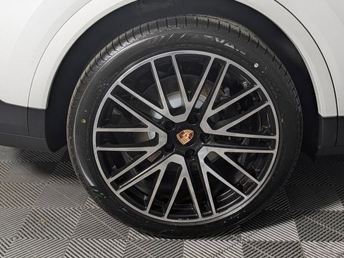 New 2026 Porsche Cayenne image 13