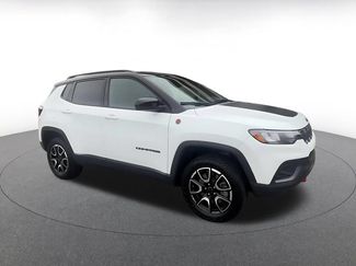 Used 2025 Jeep Compass Trailhawk AWD/4WD video 2