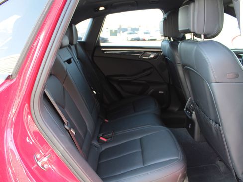 Certified 2022 Porsche Macan image 25