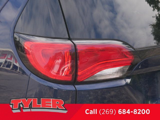 Used 2017 Chrysler Pacifica LX FWD image 12