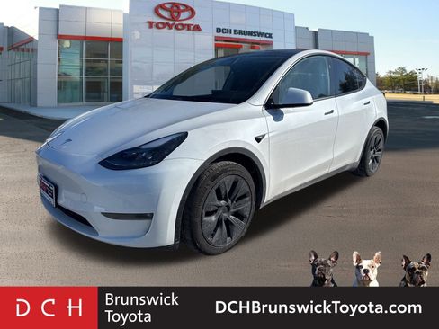Used 2024 Tesla Model Y Long Range image 1