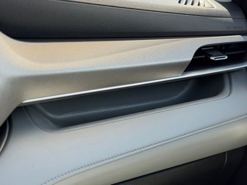 Used 2023 Toyota Highlander XLE AWD/4WD image 29