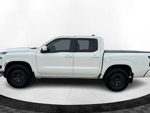 Certified 2025 Nissan Frontier SV image 2